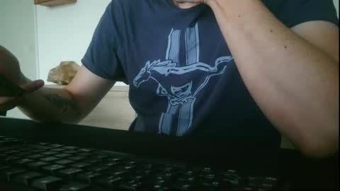 dy22__ online show from November 3, 2025, 3:24 pm