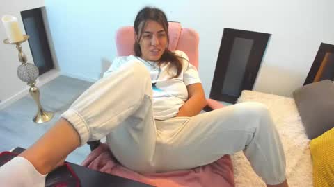 dayana online show from December 5, 2025, 5:27 am