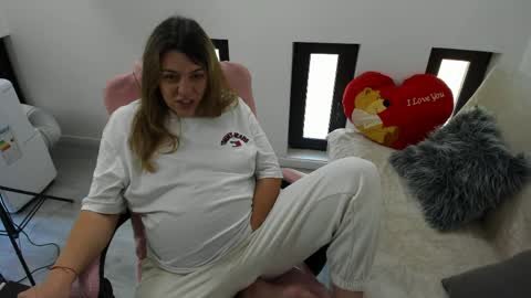 dayana online show from June 6, 2026, 5:23 am