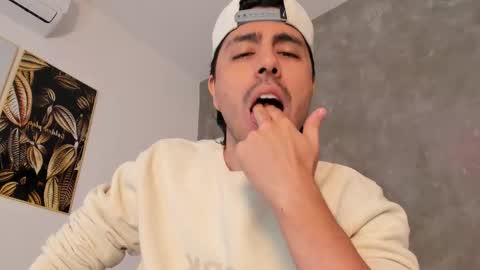 Dylan online show from December 19, 2025, 11:28 am