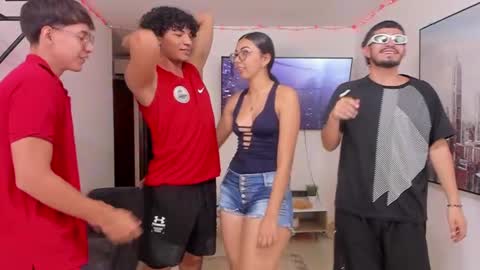 Snapshot of dylanbisex_hot chatting on December 15, 2024, 4:26 pm Mod Dylan Lilith Alan and Drake online show from December 15, 2024, 4:26 pm