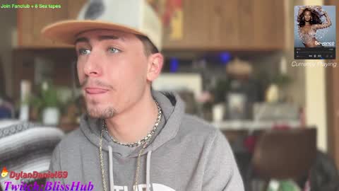 Dylan Daniel 7.8 online show from January 15, 2025, 5:37 pm