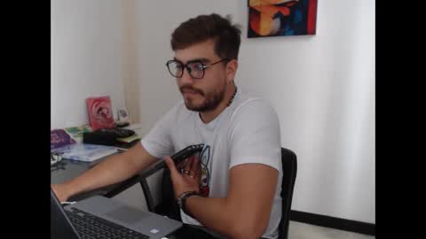 Snapshot of dylanhot10 chatting on December 2, 2024, 7:16 pm dylanhot10 online show from December 2, 2024, 7:16 pm