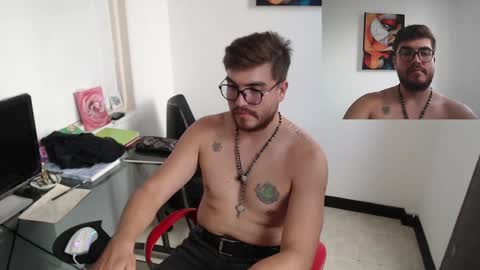 Snapshot of dylanhot10 chatting on December 3, 2024, 10:07 pm dylanhot10 online show from December 3, 2024, 10:07 pm