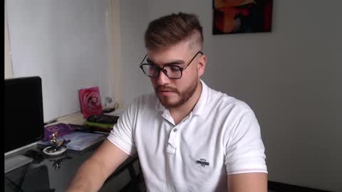 Snapshot of dylanhot10 chatting on December 24, 2024, 3:16 pm dylanhot10 online show from December 24, 2024, 3:16 pm