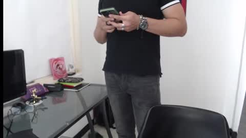 Snapshot of dylanhot10 chatting on December 27, 2024, 7:03 pm dylanhot10 online show from December 27, 2024, 7:03 pm