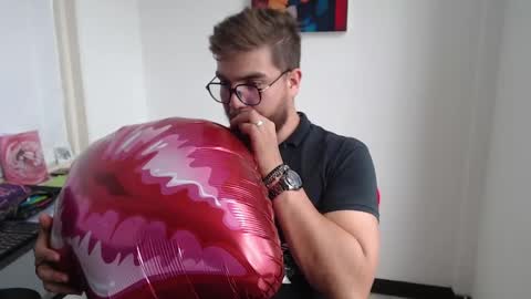 Snapshot of dylanhot10 chatting on January 29, 2025, 8:46 pm dylanhot10 online show from January 29, 2025, 8:46 pm