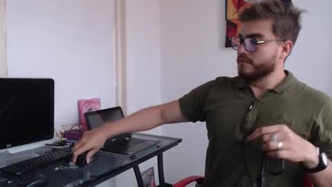 Snapshot of dylanhot10 chatting on February 1, 2025, 10:34 pm dylanhot10 online show from February 1, 2025, 10:34 pm