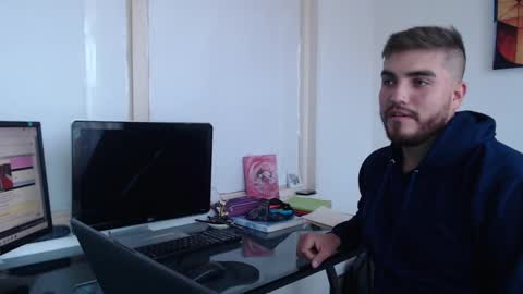 Snapshot of dylanhot10 chatting on February 3, 2025, 8:03 pm dylanhot10 online show from February 3, 2025, 8:03 pm