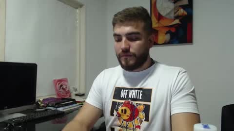 Snapshot of dylanhot10 chatting on February 11, 2025, 11:44 pm dylanhot10 online show from February 11, 2025, 11:44 pm