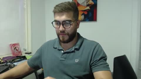 Snapshot of dylanhot10 chatting on February 14, 2025, 12:19 am dylanhot10 online show from February 14, 2025, 12:19 am