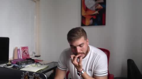 Snapshot of dylanhot10 chatting on February 18, 2025, 8:47 pm dylanhot10 online show from February 18, 2025, 8:47 pm