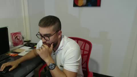 Snapshot of dylanhot10 chatting on September 17, 2025, 11:39 pm dylanhot10 online show from September 17, 2025, 11:39 pm