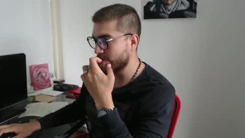 Snapshot of dylanhot10 chatting on September 27, 2025, 8:25 pm dylanhot10 online show from September 27, 2025, 8:25 pm