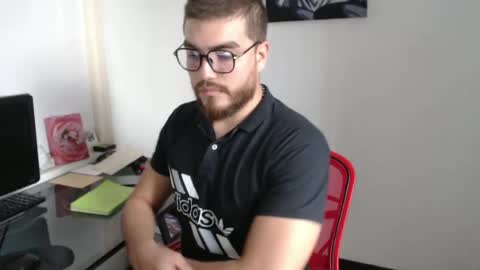 Snapshot of dylanhot10 chatting on October 7, 2025, 8:39 pm dylanhot10 online show from October 7, 2025, 8:39 pm