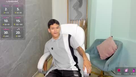 dylanroyce_ online show from March 24, 2026, 12:32 pm