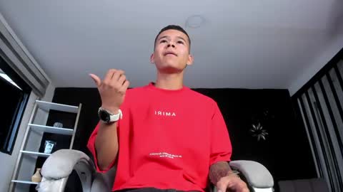 dylanroyce_ online show from April 9, 2026, 1:05 pm