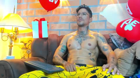 D Y L A N online show from February 6, 2025, 4:25 pm