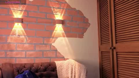 D Y L A N online show from December 4, 2025, 9:12 pm