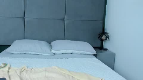 Snapshot of dymoni222 chatting on February 20, 2025, 2:02 pm dymoni222 online show from February 20, 2025, 2:02 pm