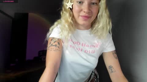 fansly - yourbestbaby online show from December 22, 2024, 3:11 am