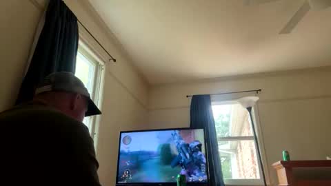 eaglebabyyy online show from October 16, 2025, 6:09 pm