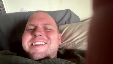 eaglebabyyy online show from October 17, 2025, 6:32 pm