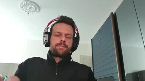 Snapshot of eaglecrm chatting on March 21, 2026, 9:47 am eaglecrm online show from March 21, 2026, 9:47 am