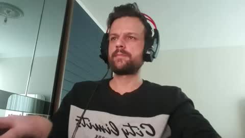 Snapshot of eaglecrm chatting on April 4, 2026, 12:13 pm eaglecrm online show from April 4, 2026, 12:13 pm