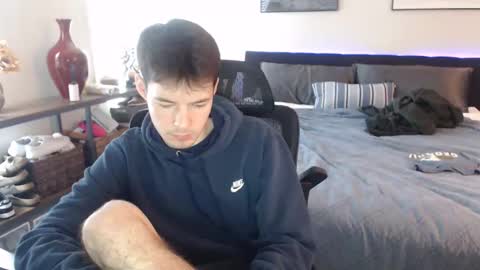 Snapshot of ealexk chatting on March 25, 2026, 6:58 pm Alex online show from March 25, 2026, 6:58 pm