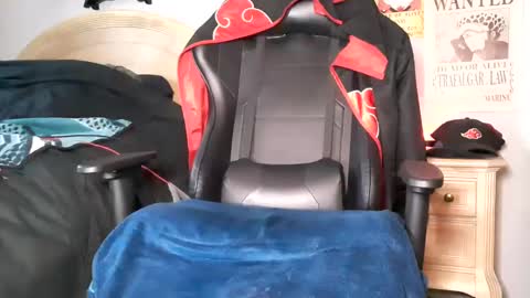 TWITTER   INSTAGRAM    easybreezy20   ONLINE 1230 AM TO 7AM online show from January 1, 2025, 1:05 pm