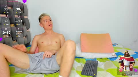 INDEPENDENT MODELS online show from January 8, 2025, 9:23 pm