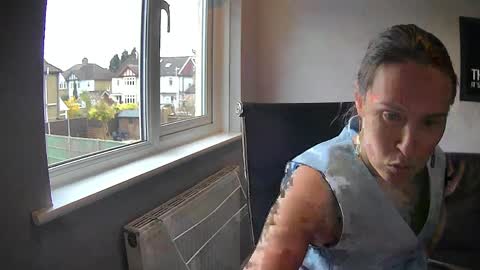 Nadia Ferreira  online show from April 4, 2026, 12:24 pm