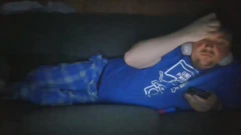 Eazyb91 online show from April 3, 2026, 3:37 am