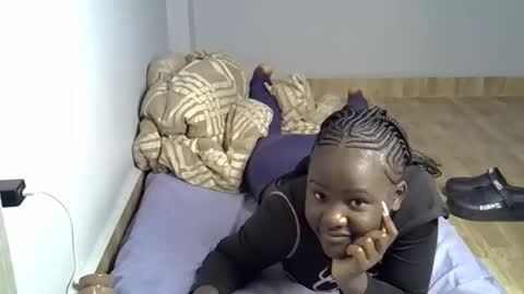 Queen online show from April 5, 2026, 8:28 pm