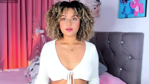 Snapshot of ebony_curly2 chatting on April 30, 2026, 8:37 pm isa online show from April 30, 2026, 8:37 pm