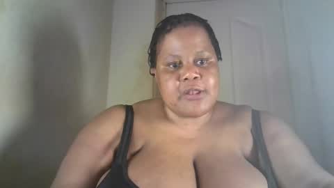 ebony_magixs online show from October 5, 2025, 3:32 pm