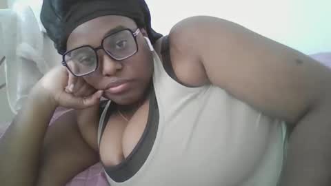 Snapshot of ebonybigtitqueen0 chatting on September 14, 2025, 3:00 pm ebonybigtitqueen0 online show from September 14, 2025, 3:00 pm