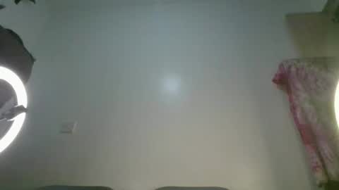 Loreina online show from February 2, 2026, 6:50 pm