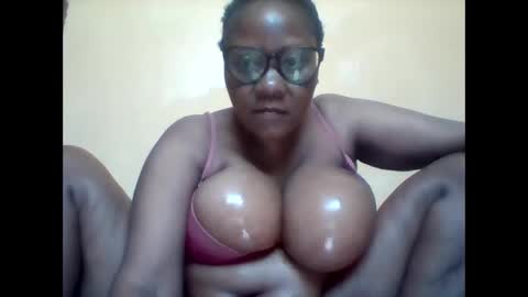MAMITO online show from October 5, 2025, 7:39 am
