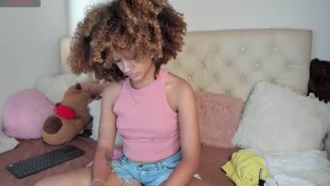 Queen Ebony online show from December 20, 2025, 6:59 pm