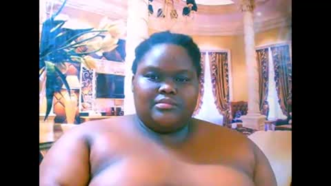 ebonyhotbuns4u2luv online show from September 16, 2025, 9:49 pm