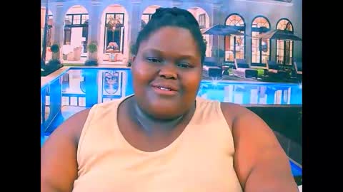 ebonyhotbuns4u2luv online show from December 2, 2025, 7:53 pm