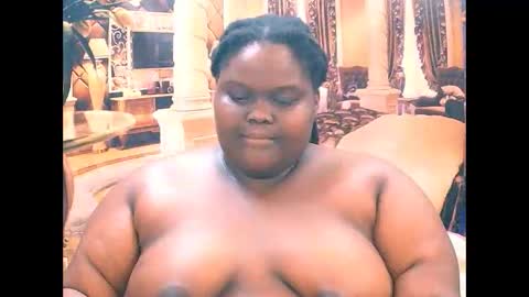 ebonyhotbuns4u2luv online show from January 17, 2026, 12:10 pm