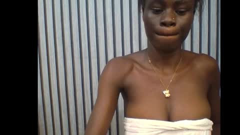 queen online show from October 12, 2025, 1:59 am