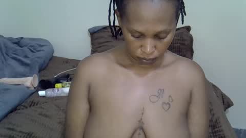 Snapshot of ebonyy_noir chatting on April 15, 2026, 12:34 pm ebonyy_noir online show from April 15, 2026, 12:34 pm