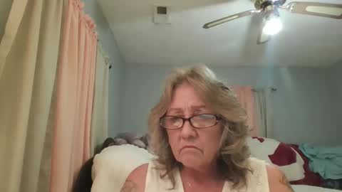 Snapshot of ecbubbles4769 chatting on March 23, 2026, 12:58 am Lovebug1960 online show from March 23, 2026, 12:58 am