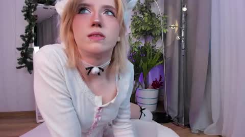 Asuna  Lana  online show from January 8, 2026, 6:48 am