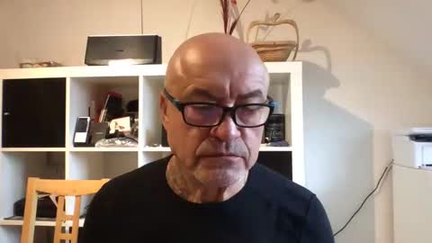 Snapshot of eddelmar chatting on February 12, 2025, 9:10 am eddelmar online show from February 12, 2025, 9:10 am