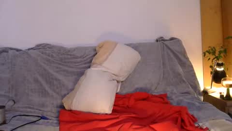 Snapshot of edelholz87 chatting on May 4, 2026, 5:20 pm edelholz87 online show from May 4, 2026, 5:20 pm